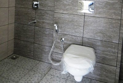 Apartments in Cochin bathroom 4